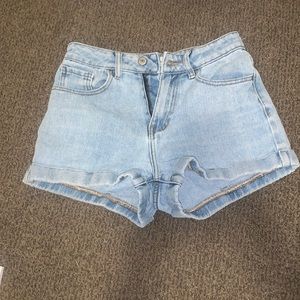 Light wash mom shorts